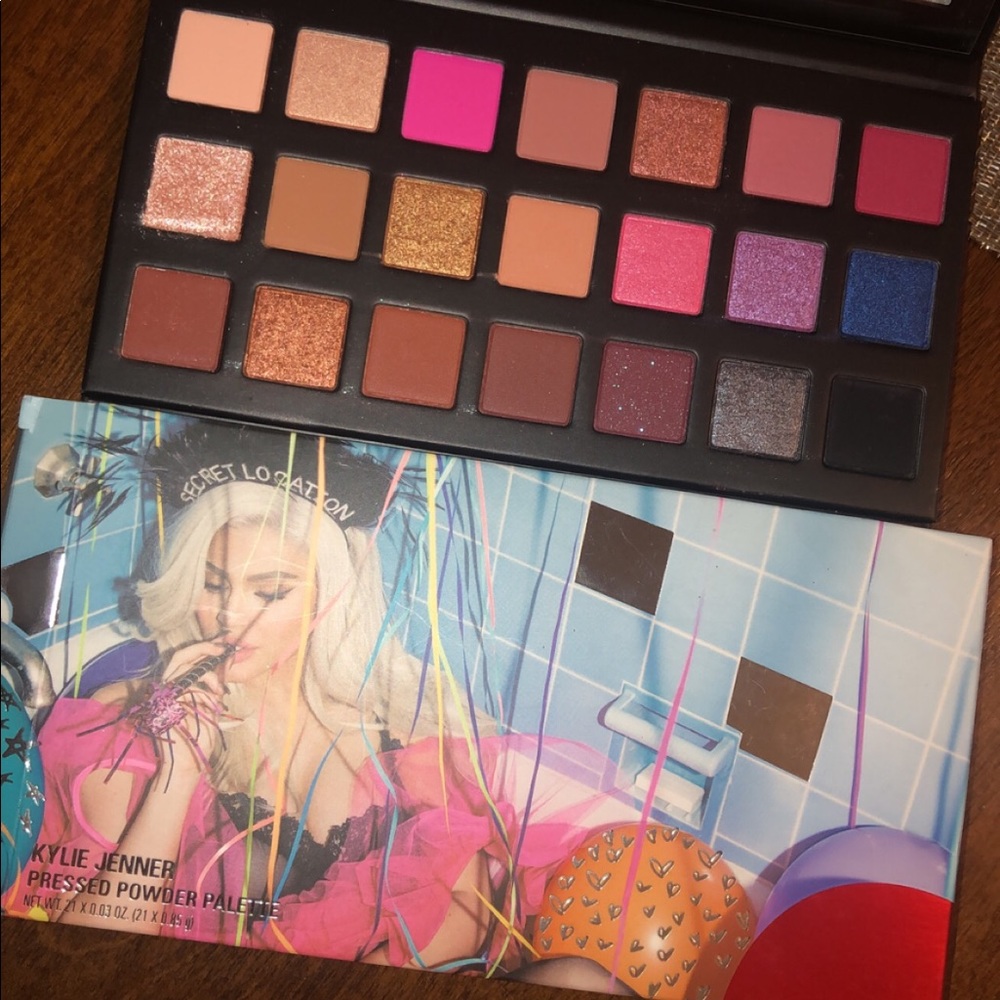Kylie Jenner sipping pallet